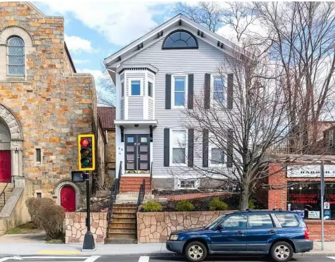 Apartment Charming Two-bedroom In *