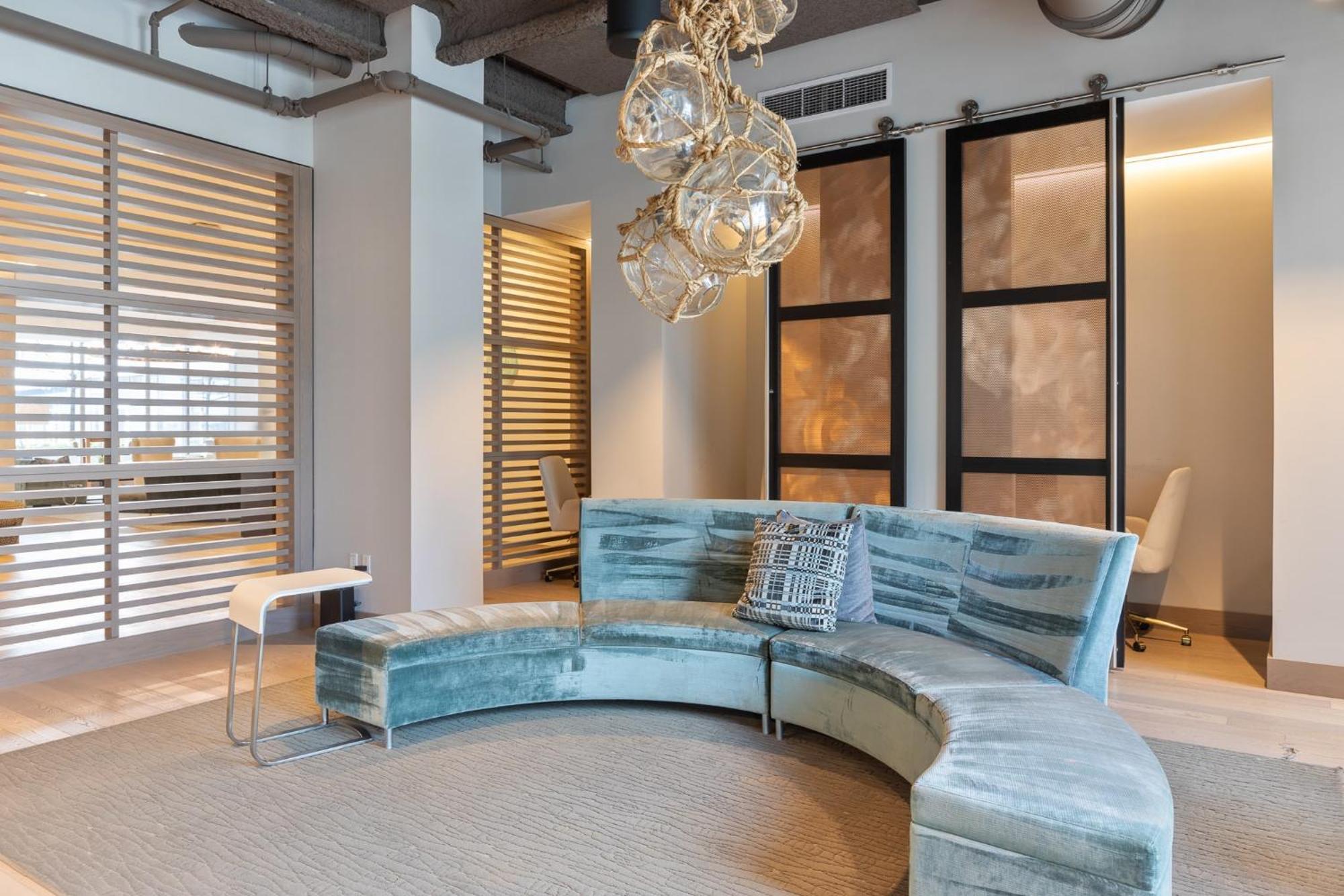 Apartment Bright Downtown With Gym Boston