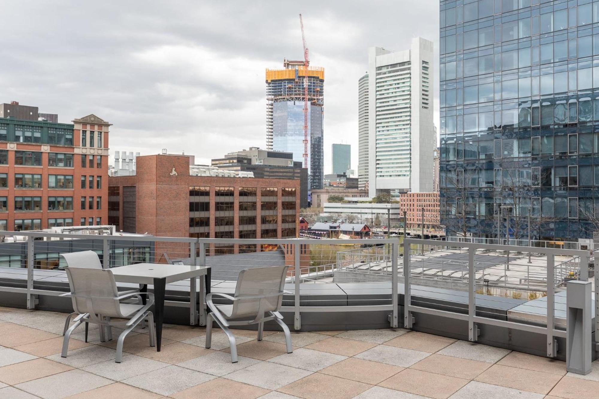 Apartment Bright Downtown With Gym *