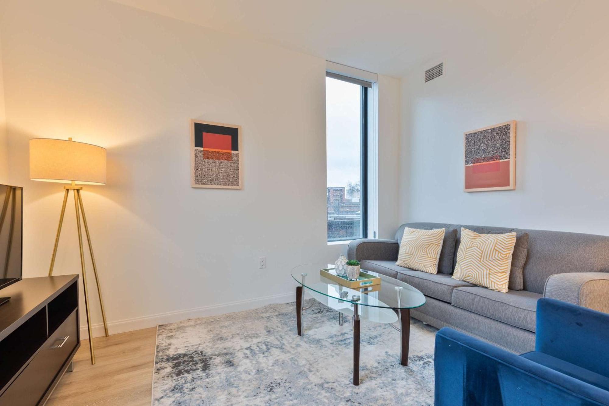 Gorgeous With Kitchen-idl-332 Boston