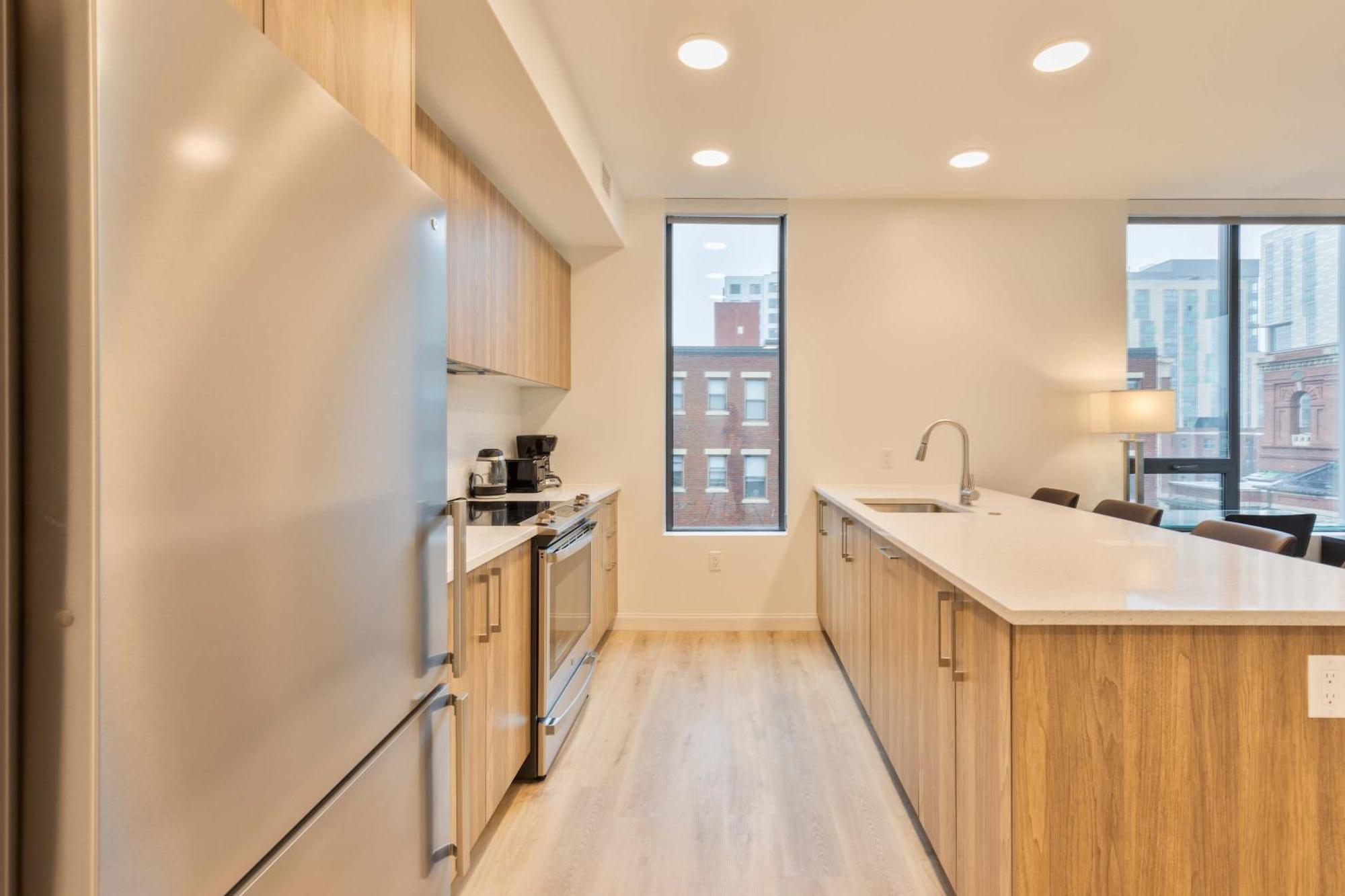 Gorgeous With Kitchen-idl-332 * Boston