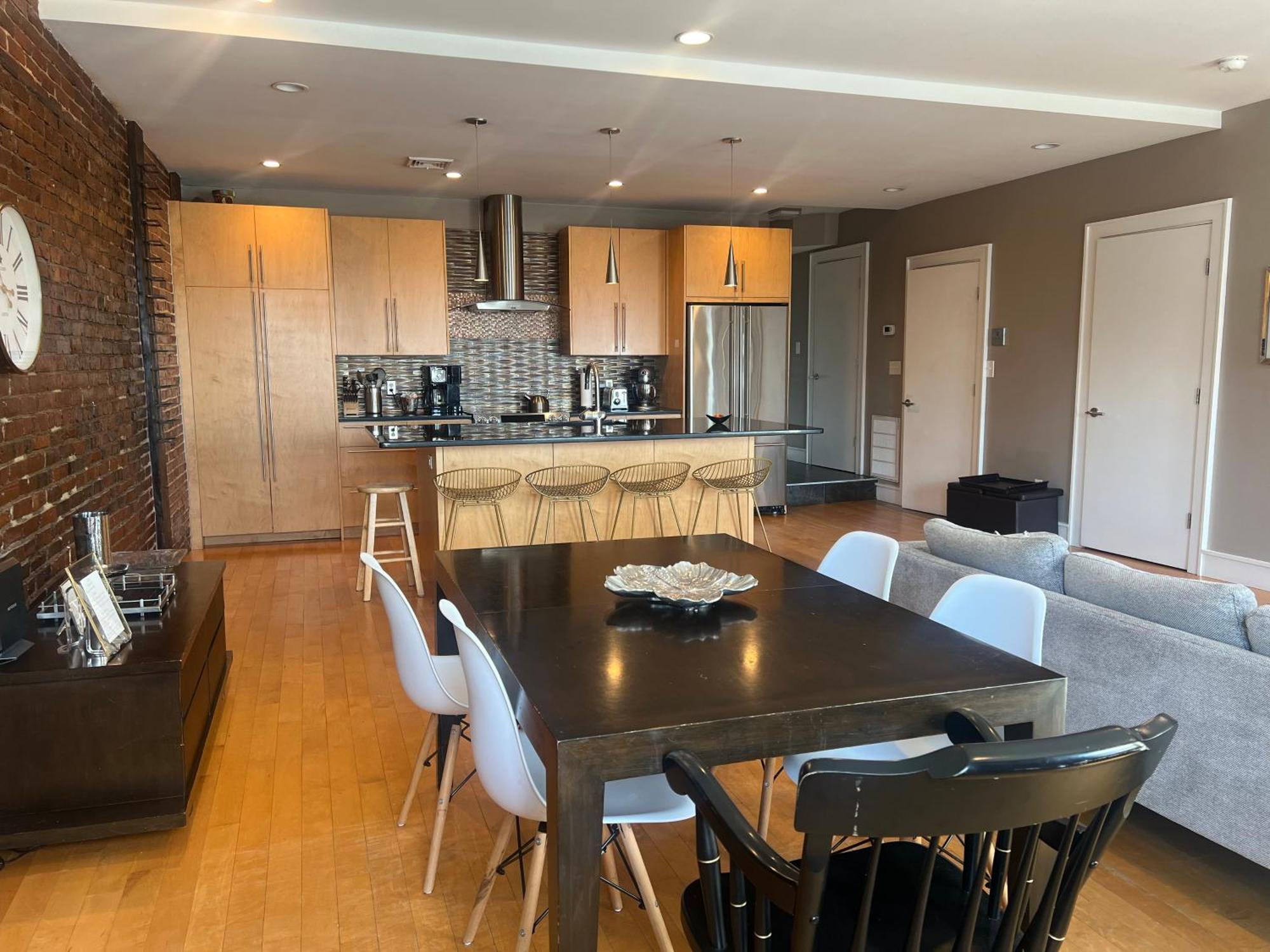 North End Harbor View Condo. Free Parking Apartment *