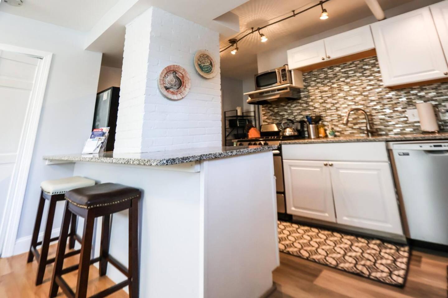 Allston 2br Retreat W Private Entrance & Comfort Apartment Boston