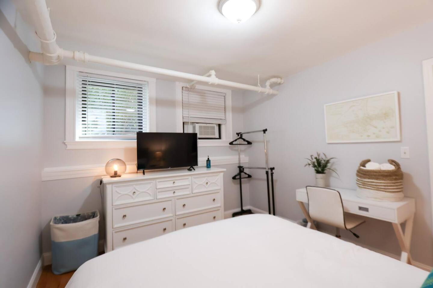 Allston 2br Retreat W Private Entrance & Comfort Apartment