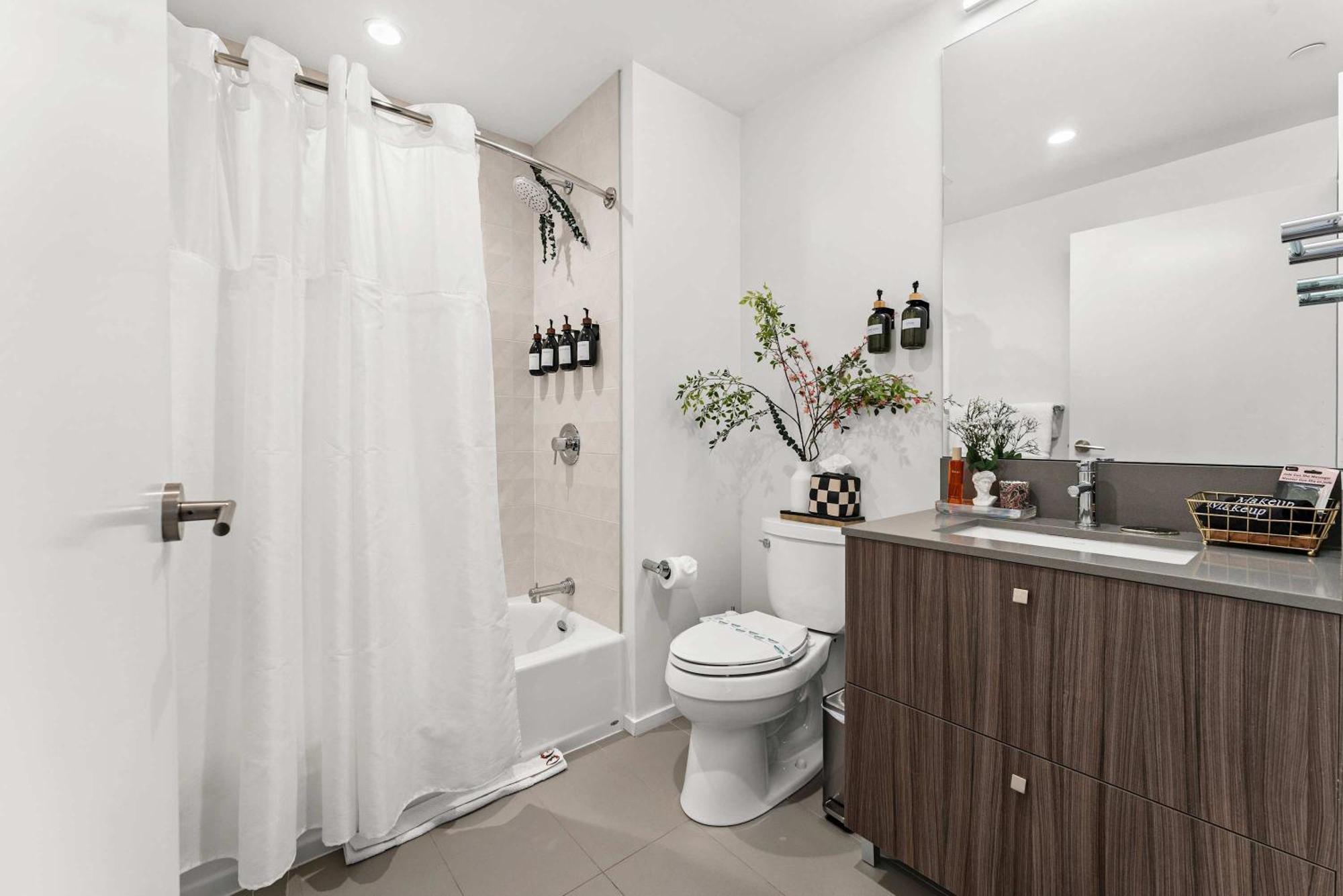 The Dazzling Two-bedroom Two-bath In South End Apartment