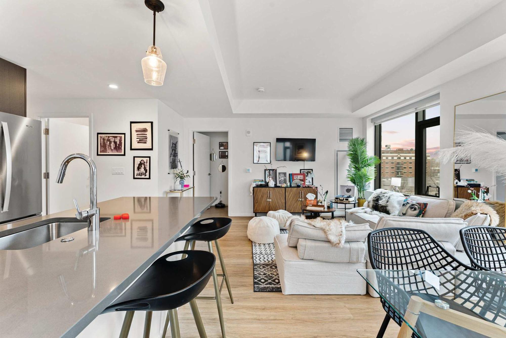 The Dazzling Two-bedroom Two-bath In South End Apartment