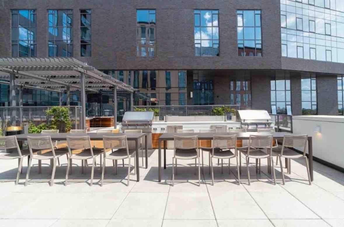 The Dazzling Two-bedroom Two-bath In South End Apartamento