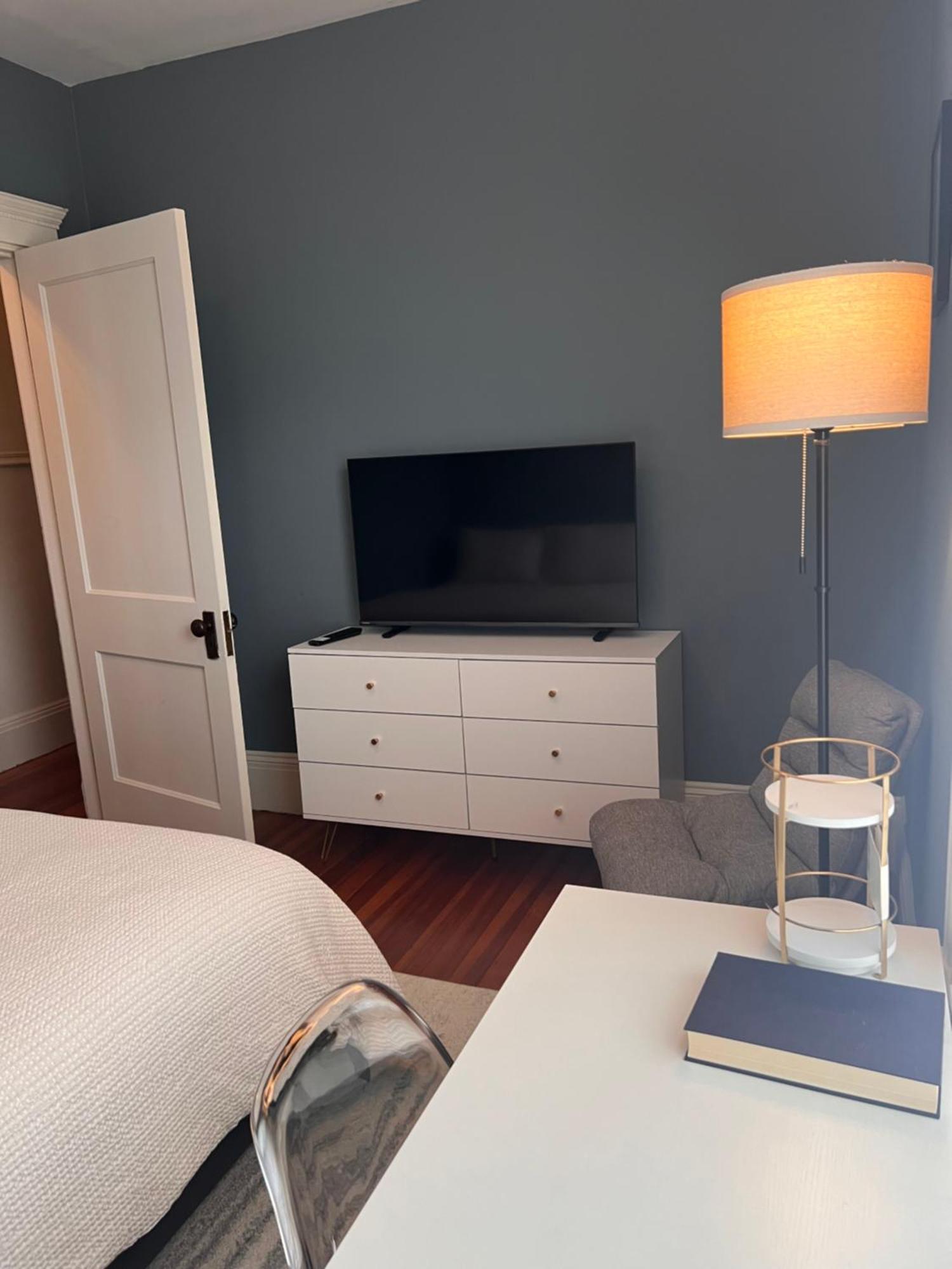 Cozy Private Fully Furnished In Hospedagem domiciliar Boston