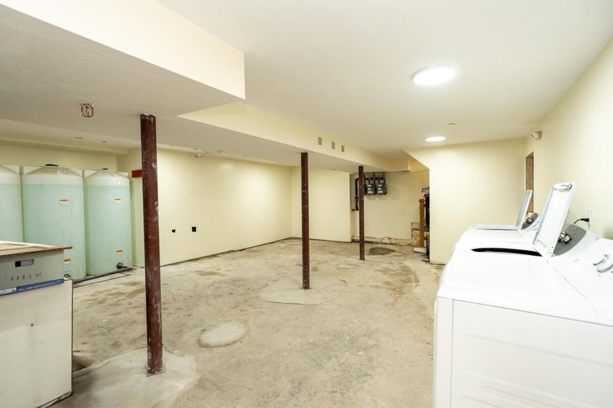 558-1 3Br Boston - Renovated Nest Near Aquarium Apartment *