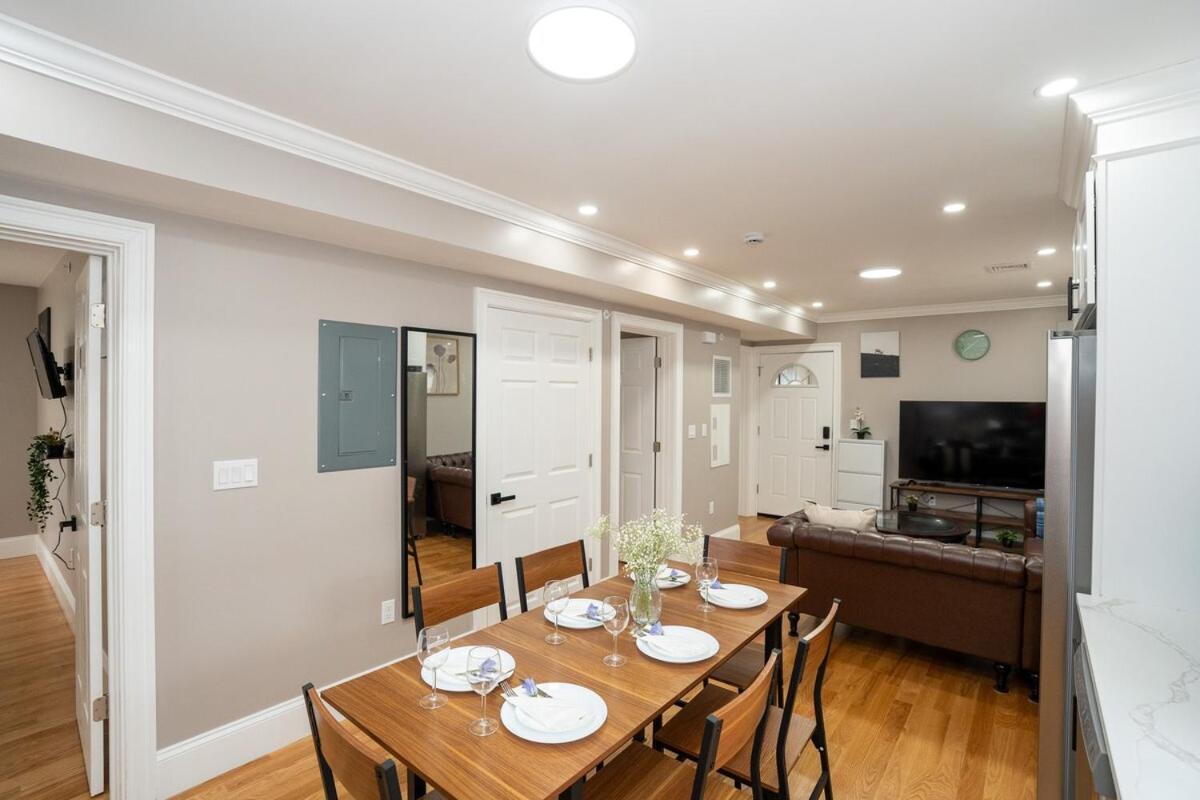 558-1 3Br Boston - Renovated Nest Near Aquarium Apartment *