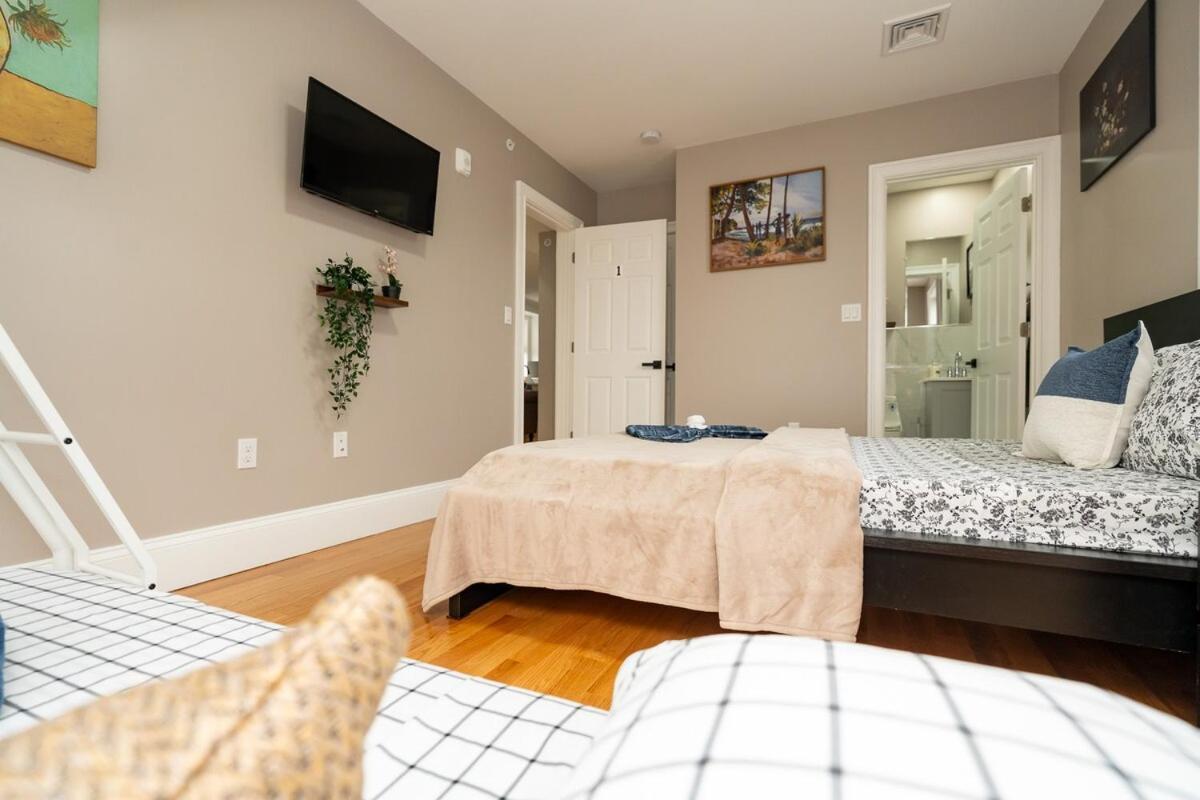558-1 3Br Boston - Renovated Nest Near Aquarium Apartment *
