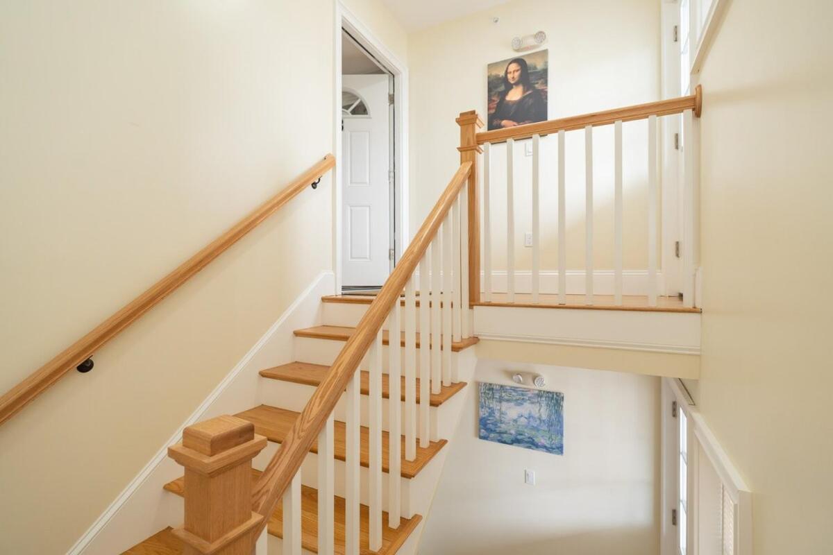 558-1 3Br Boston - Renovated Nest Near Aquarium