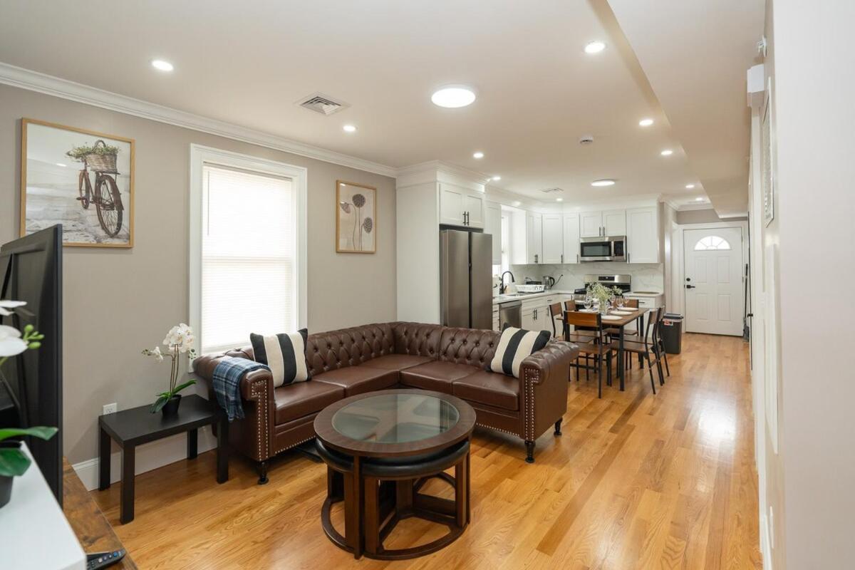 558-1 3Br Boston - Renovated Nest Near Aquarium Apartment