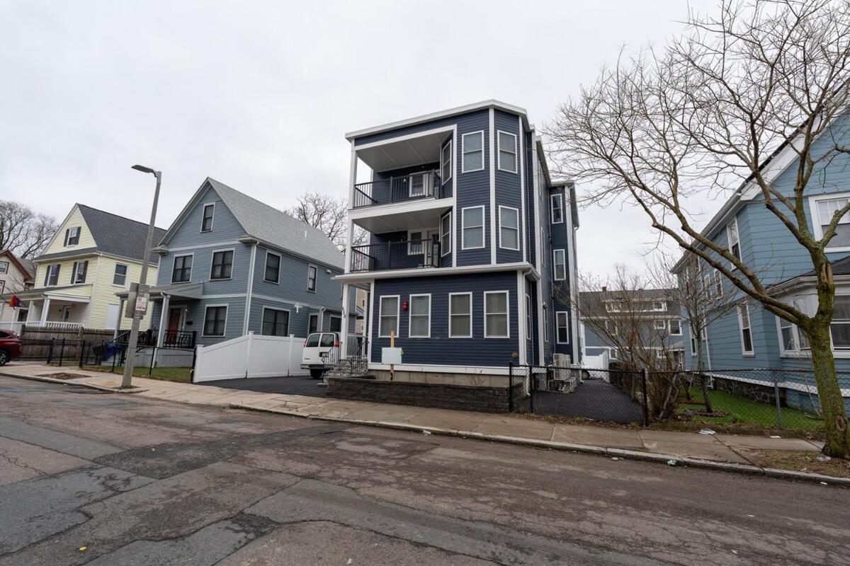 558-1 3Br Boston - Renovated Nest Near Aquarium Boston