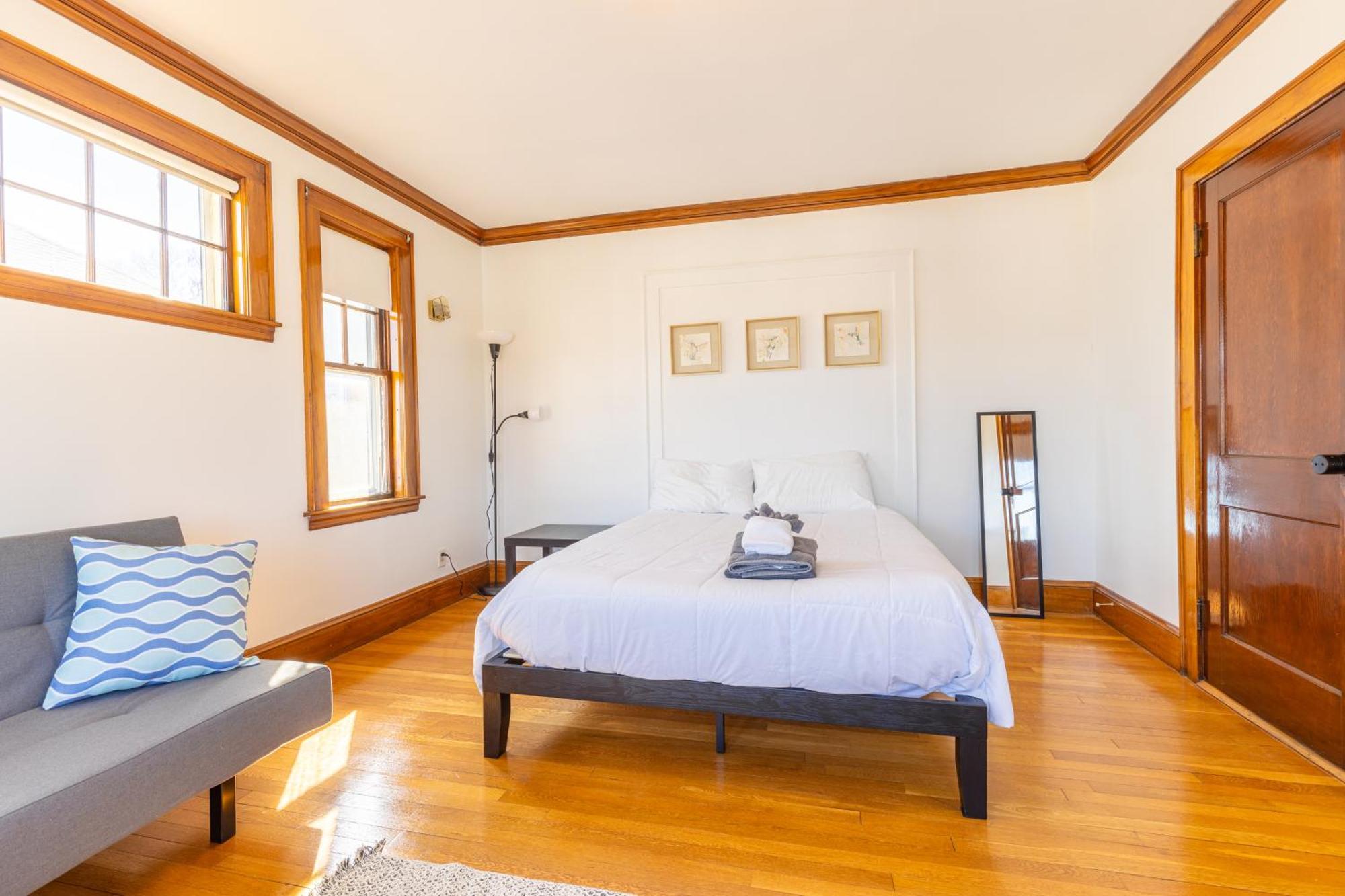 Homestay Sunny Private Bedroom #5 *