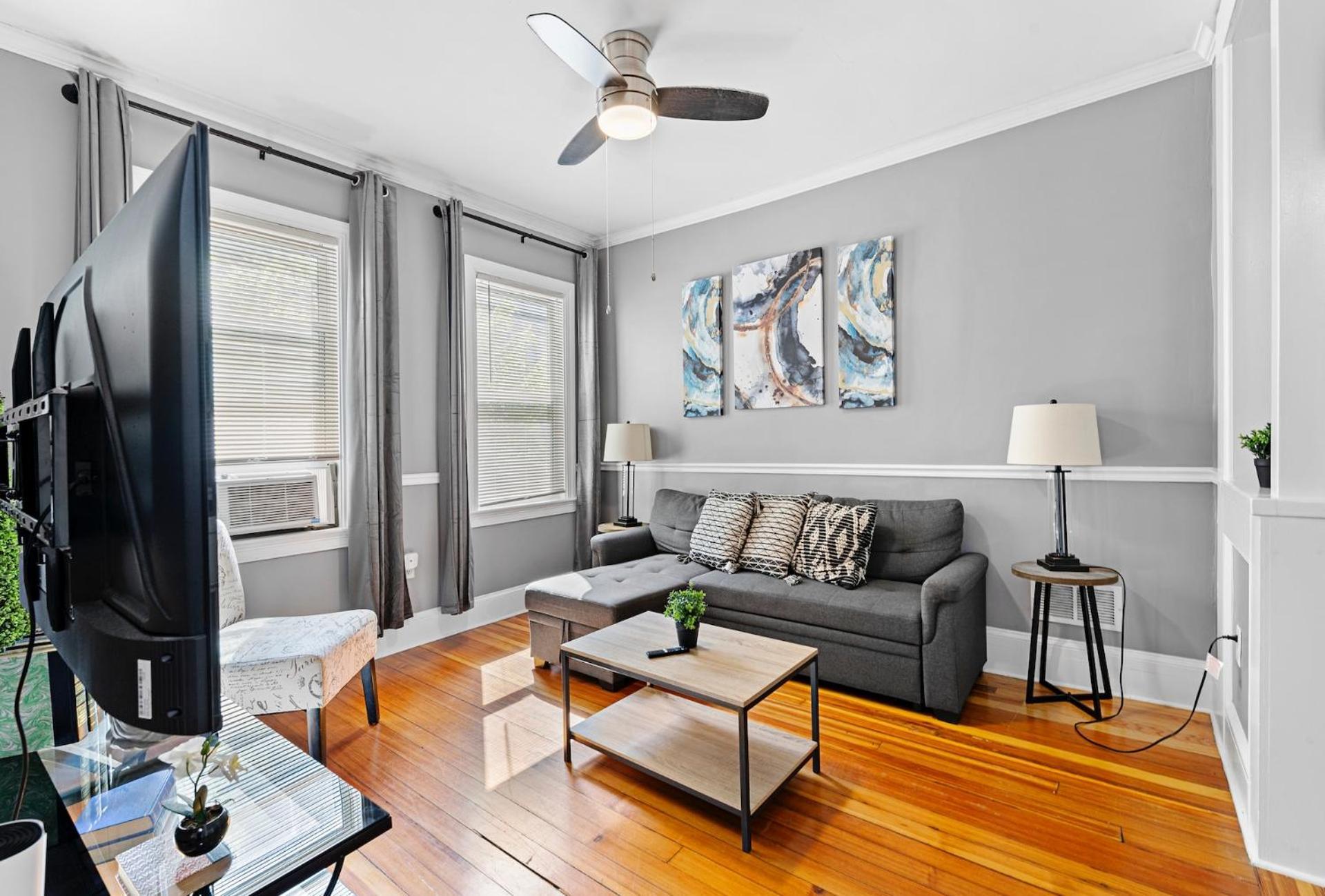 Apartment Spacious Near Ashmont - Evonify