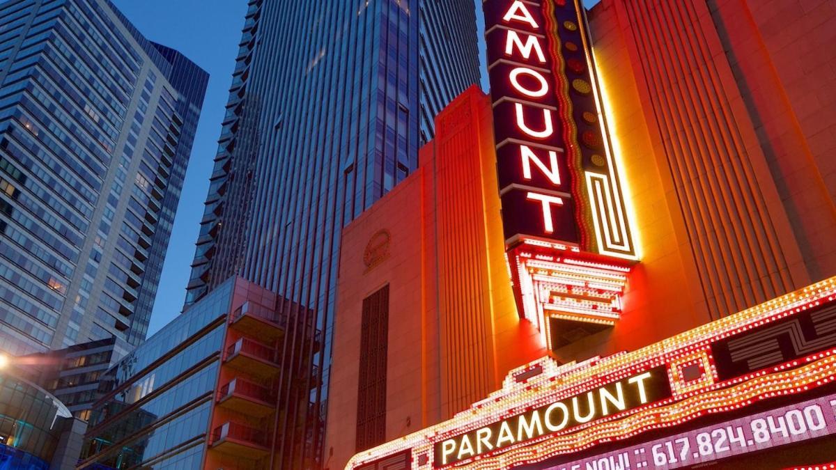 Downtown Location Famous Nightlife Chinatown With Bed Full Of Promises! * Boston