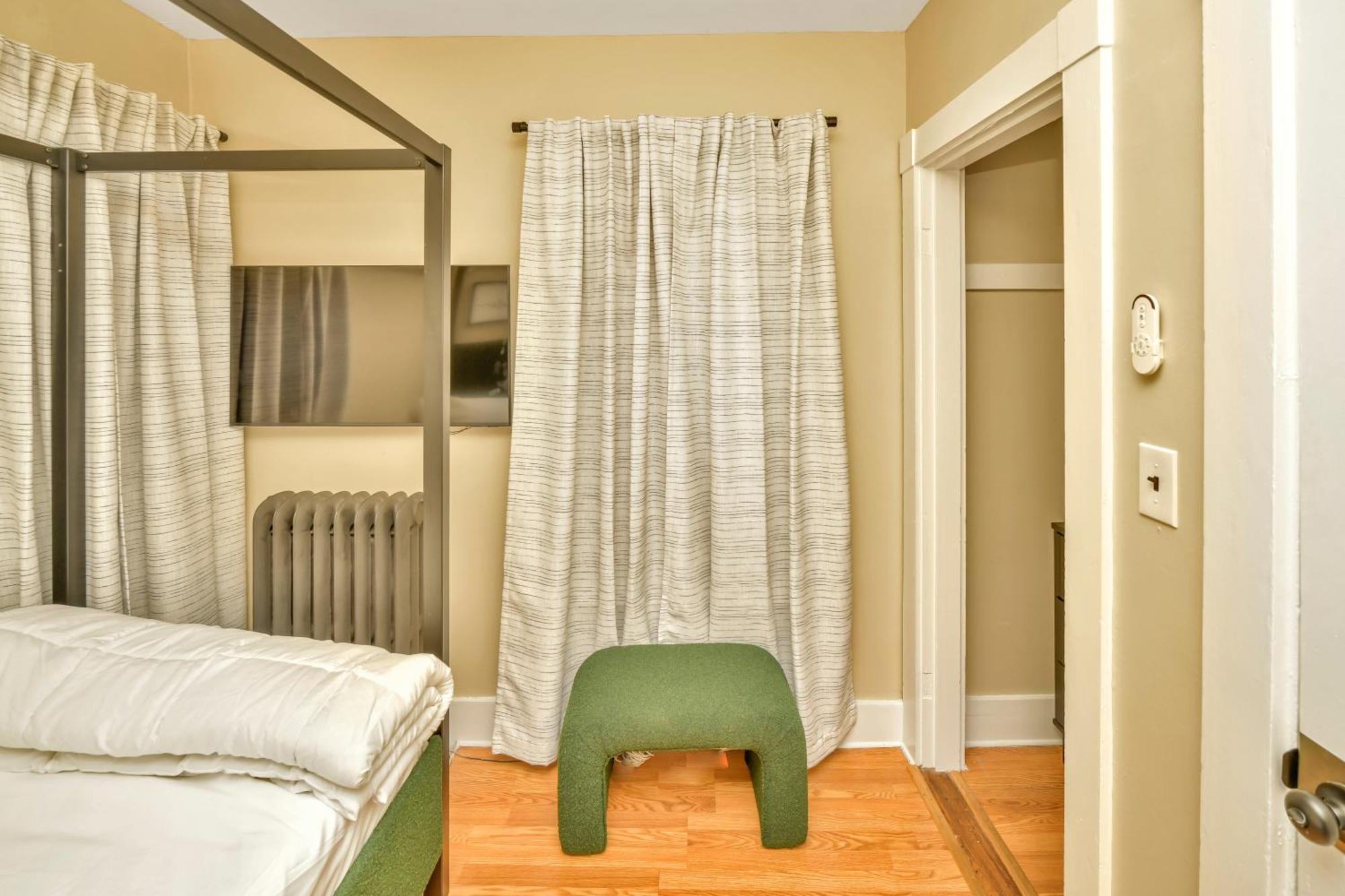 Modern Comfort Apartment Boston