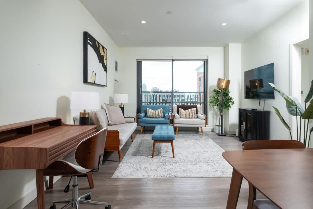 North End 2br W Pool & Gym Apartment *