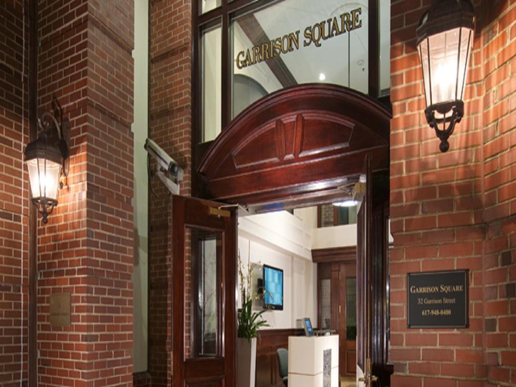 Global Luxury Back Bay Apartment