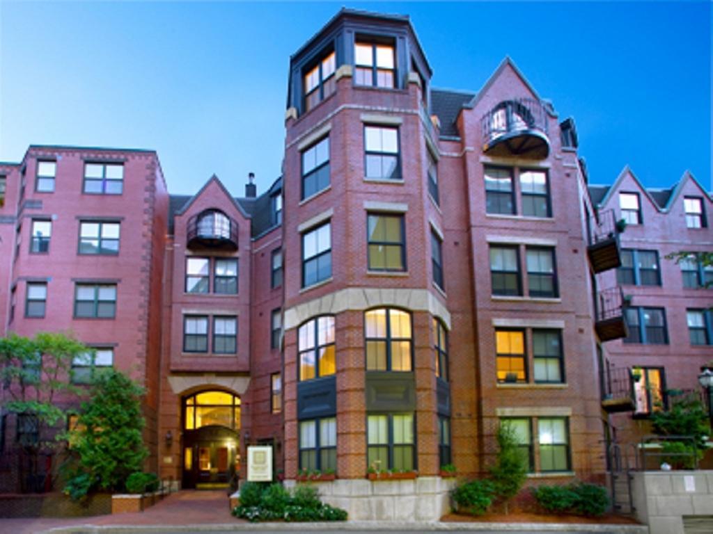 Global Luxury Back Bay *
