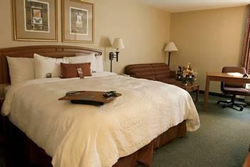 Hampton Boston Logan Airport 3* Revere
