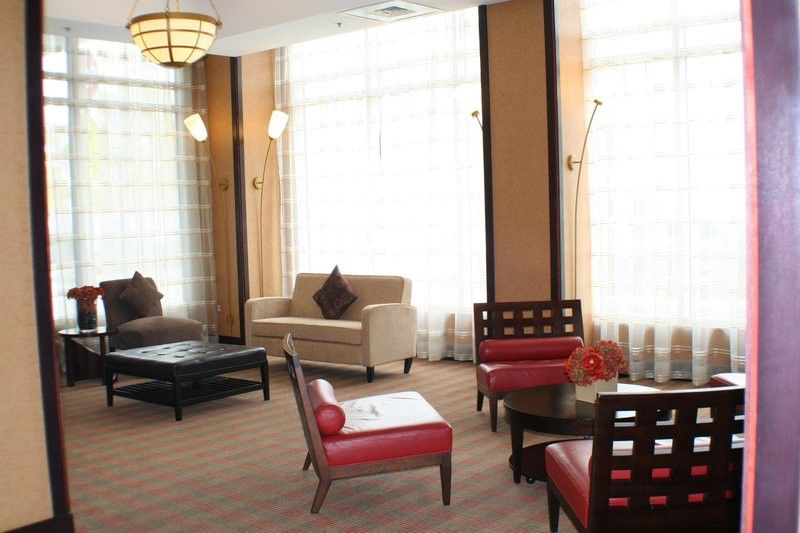Global Luxury At Seaport Apartment