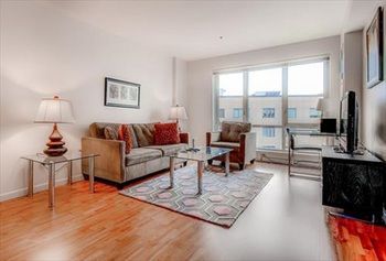 Global Luxury At Fenway Park South Apartment Boston