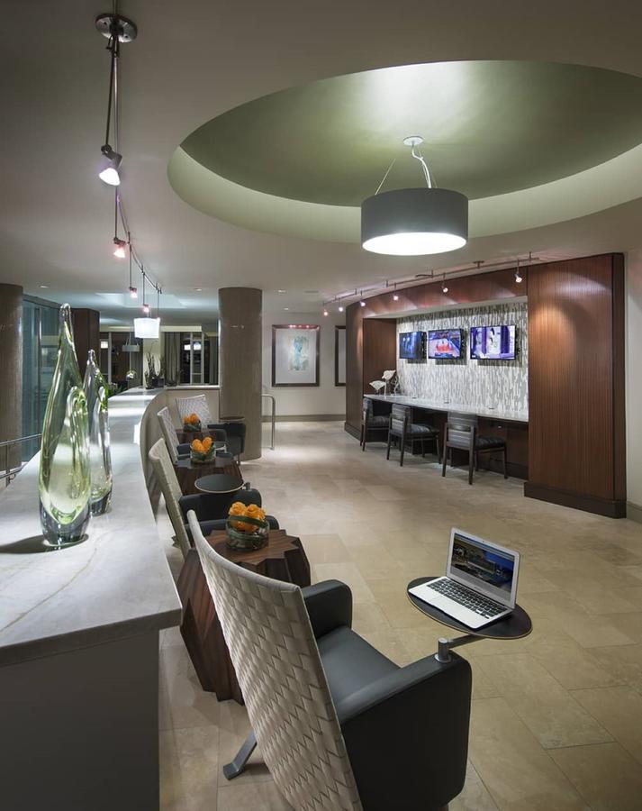 Global Luxury At Seaport Apartment