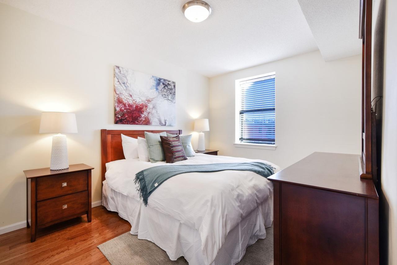 Global Luxury Back Bay Apartment *