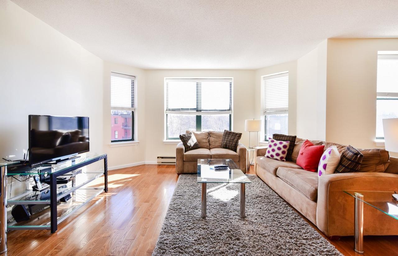 Global Luxury Back Bay Apartment *