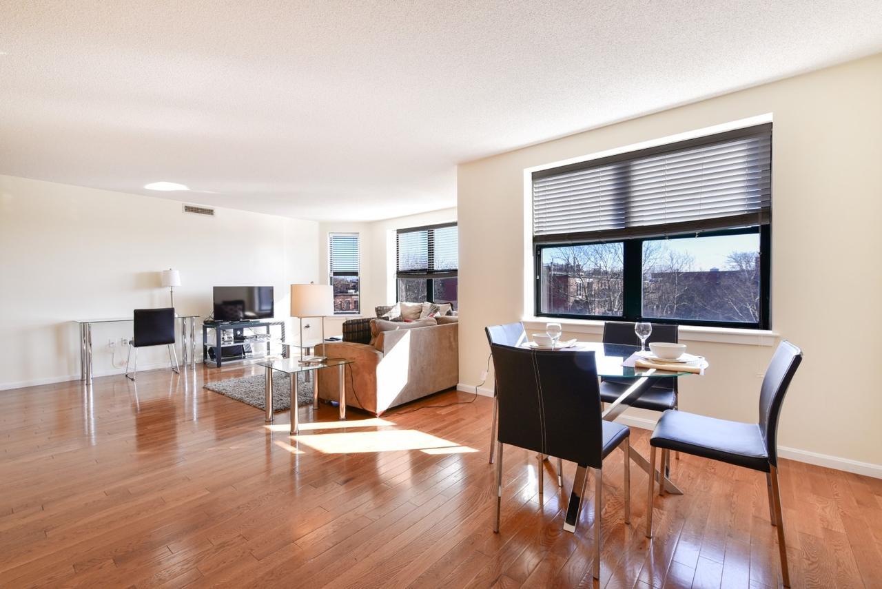 Global Luxury Back Bay Apartment *