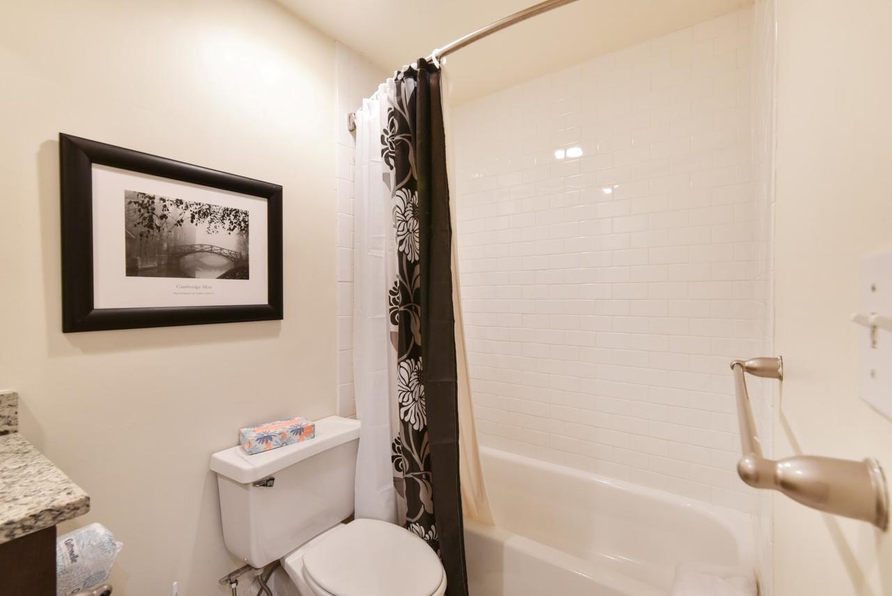Global Luxury Back Bay Apartment *