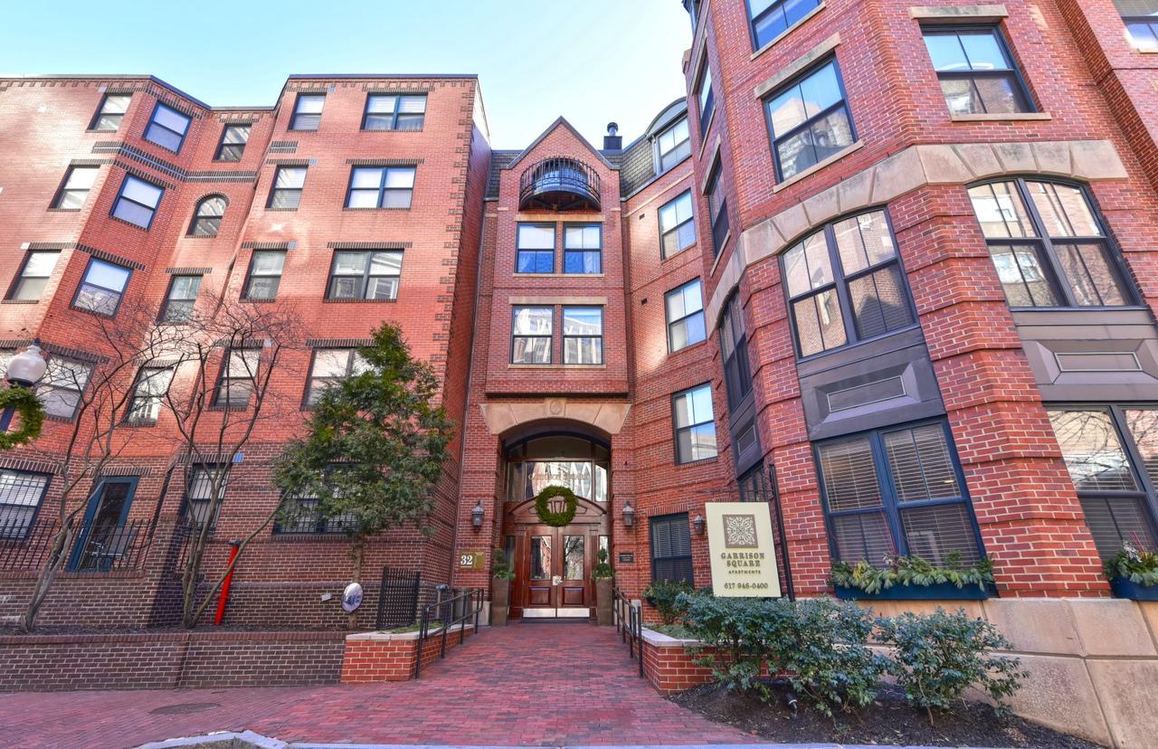 Global Luxury Back Bay Apartment *