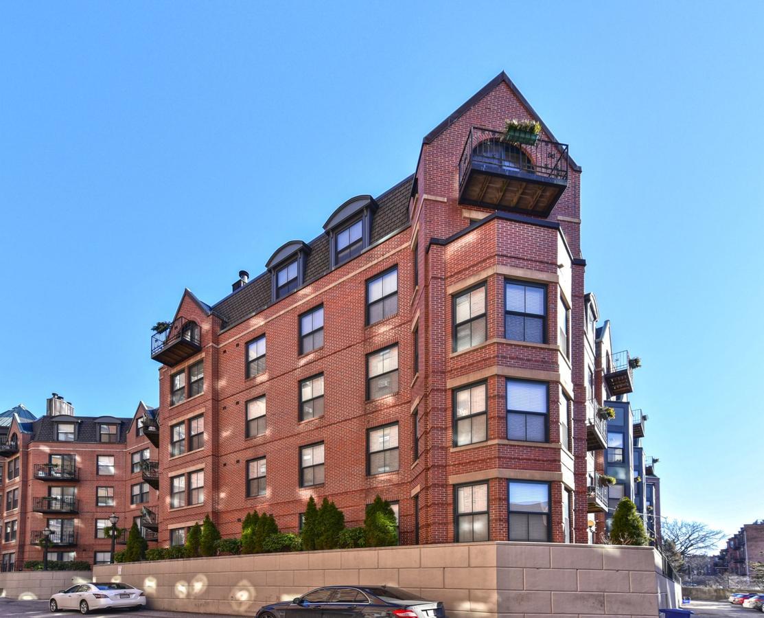 Global Luxury Back Bay Apartment