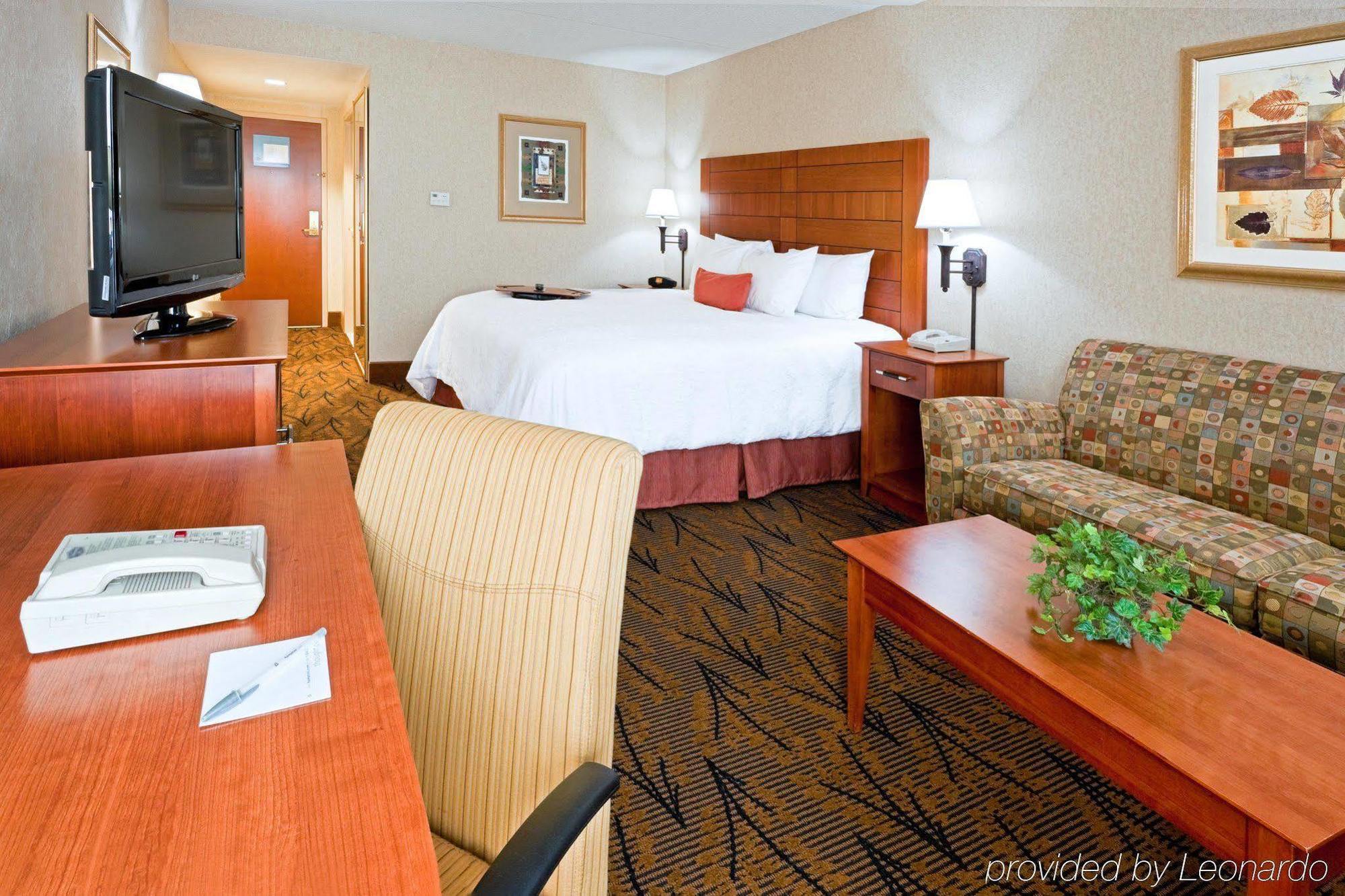 Hotel Hampton Boston Logan Airport 3*