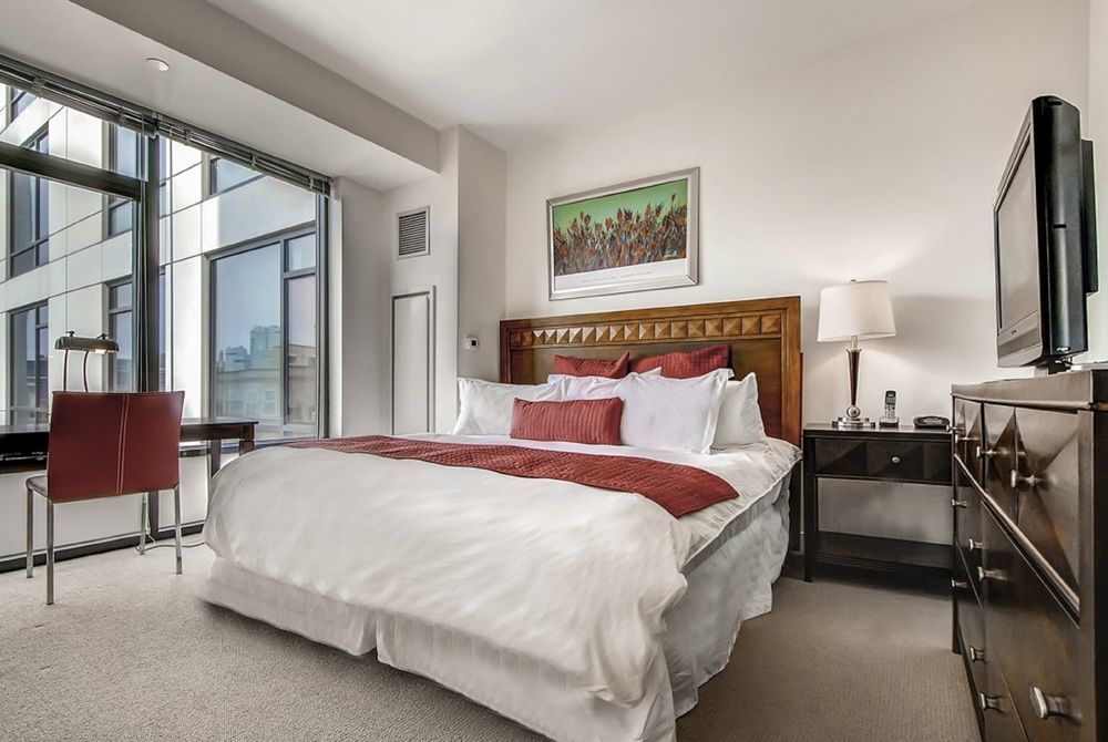 Global Luxury At Kenmore Square Apartment