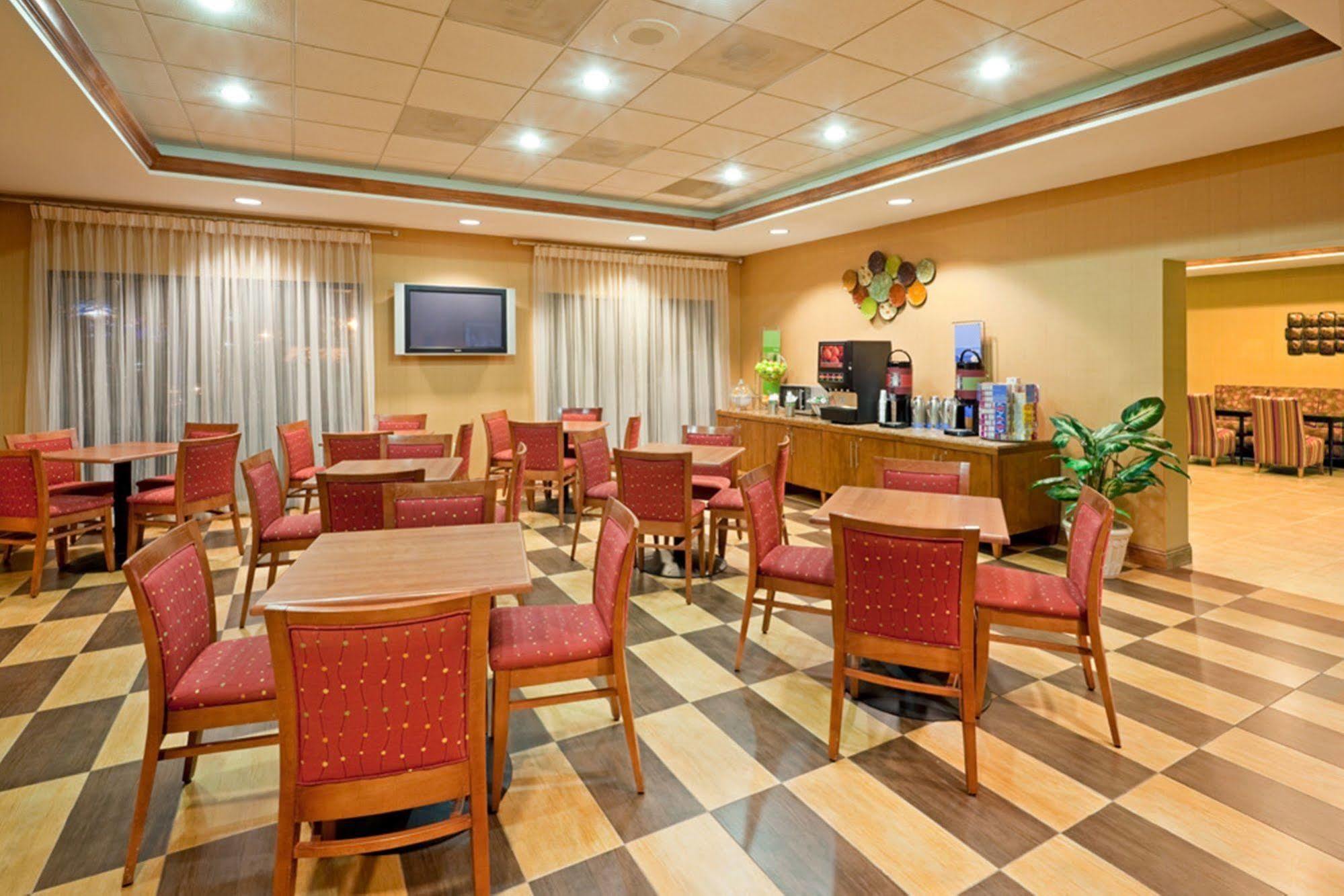 Hampton Boston Logan Airport Hotel