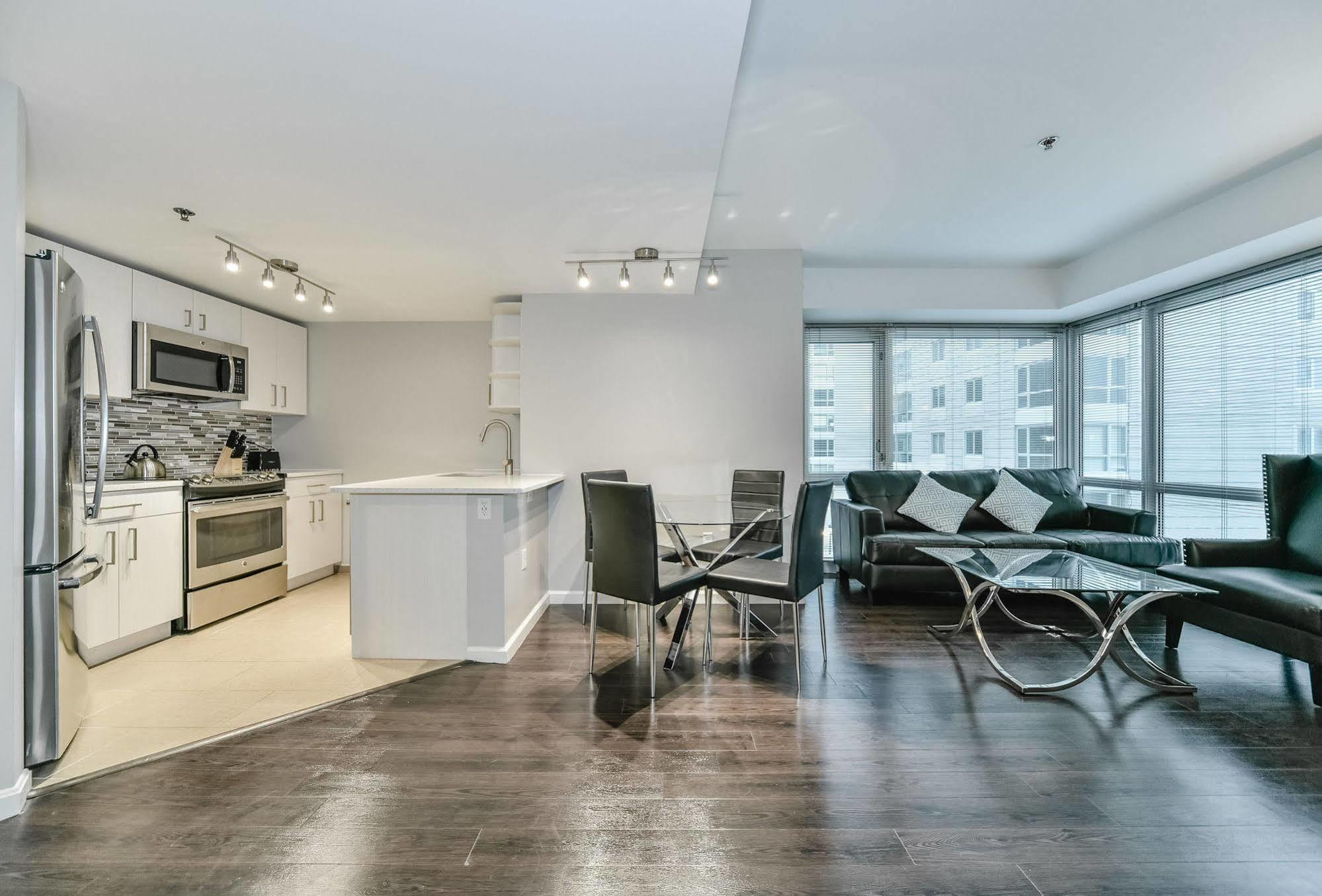 Harbor View Luxury Suites Apartment