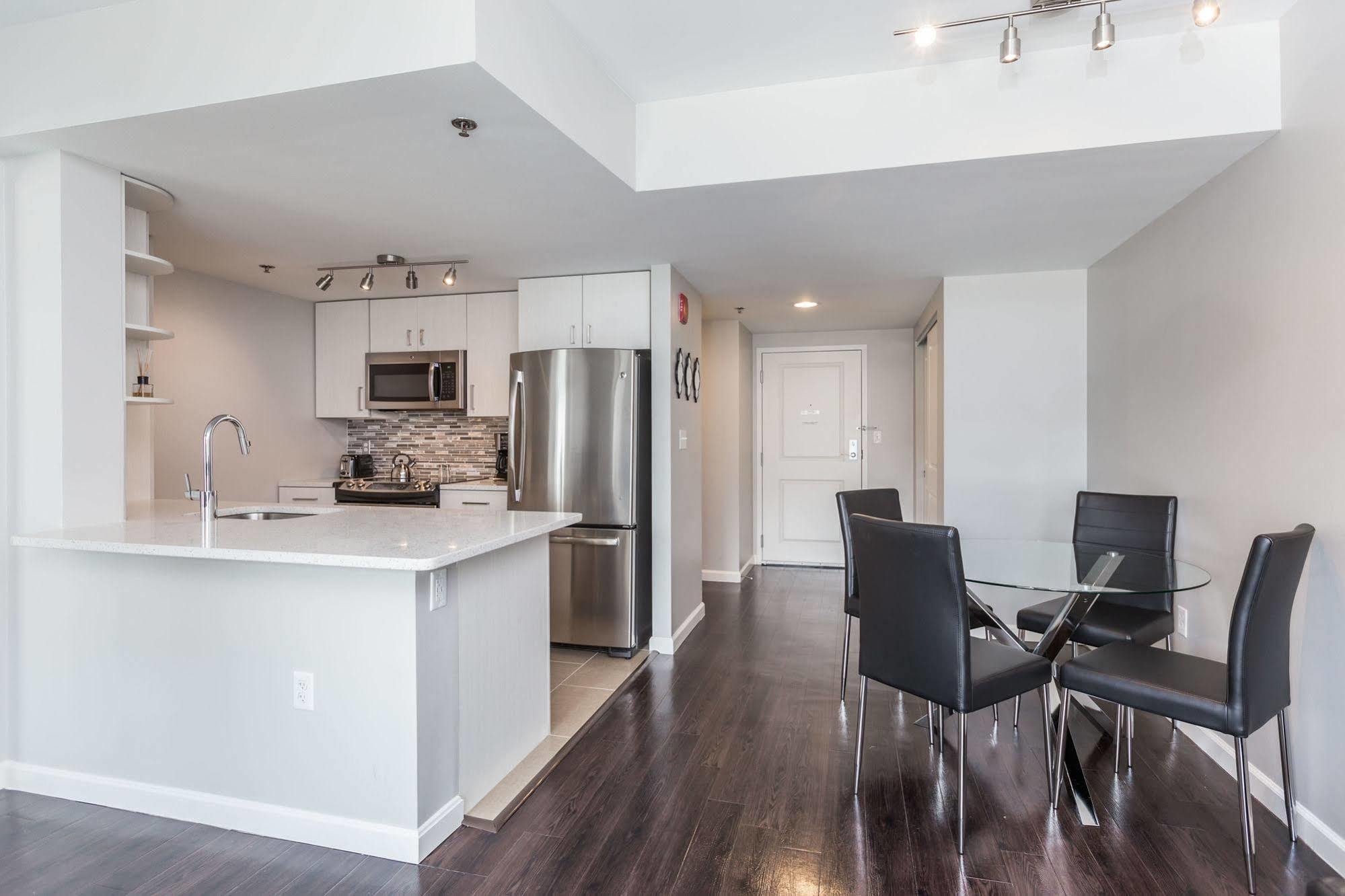 Harbor View Luxury Suites