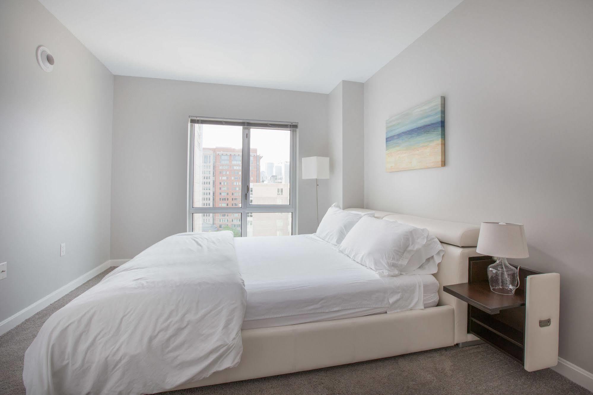 Harbor View Luxury Suites Apartment