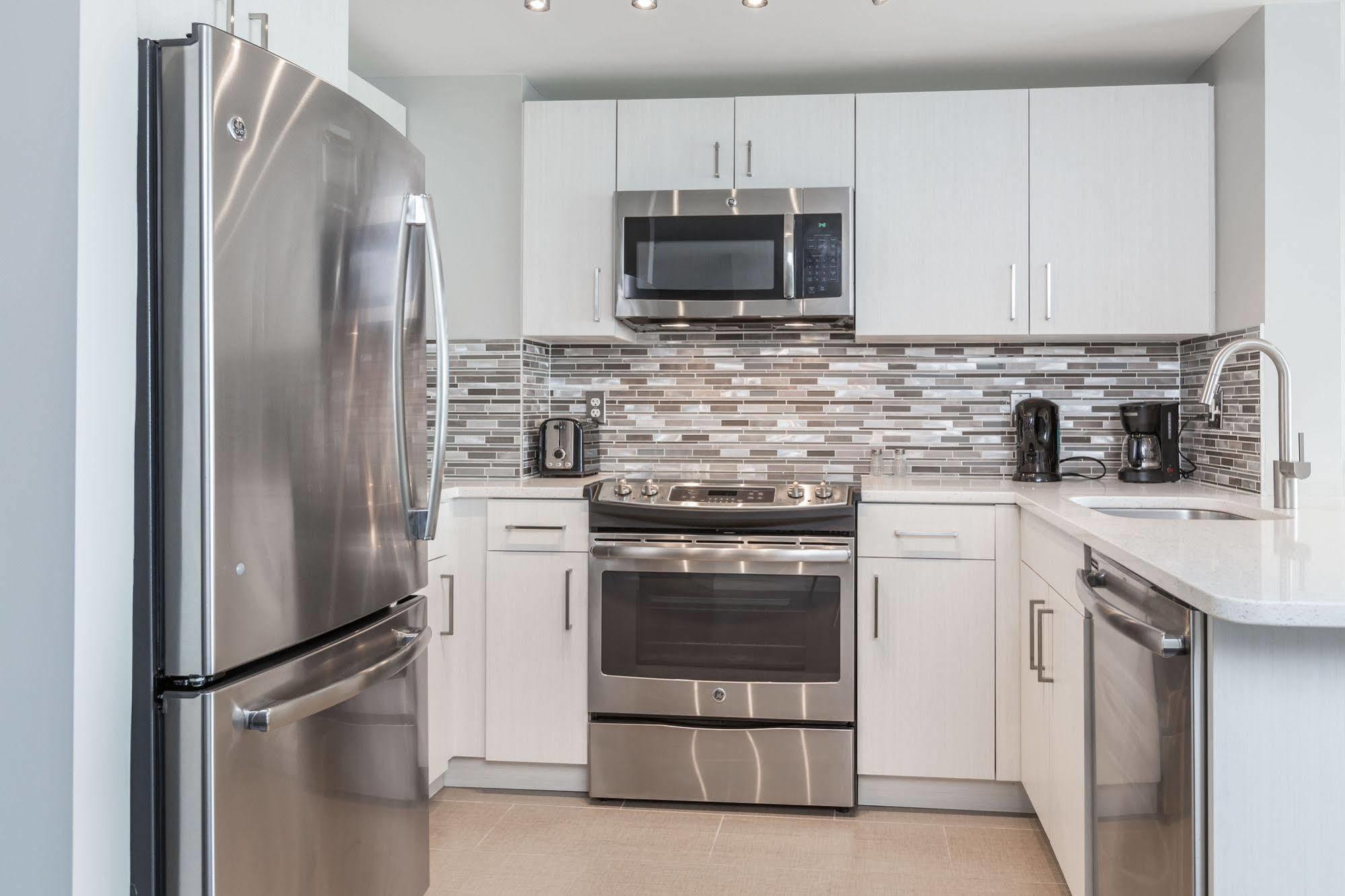 Harbor View Luxury Suites Apartment