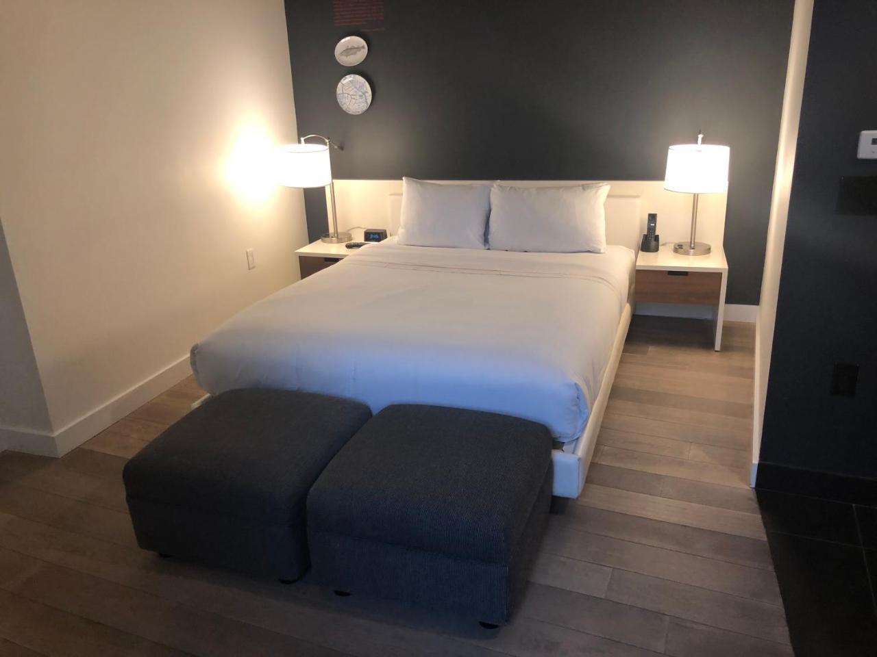 Ames Hotel, Curio Collection By Hilton 5*