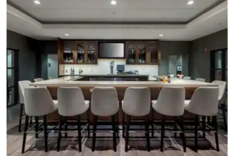 Hotel Hampton Boston Logan Airport 3*