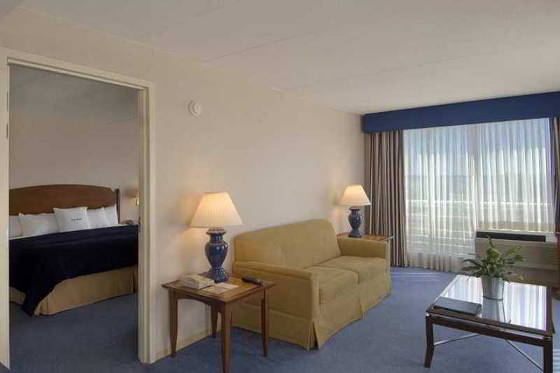 Doubletree By Hilton Bayside