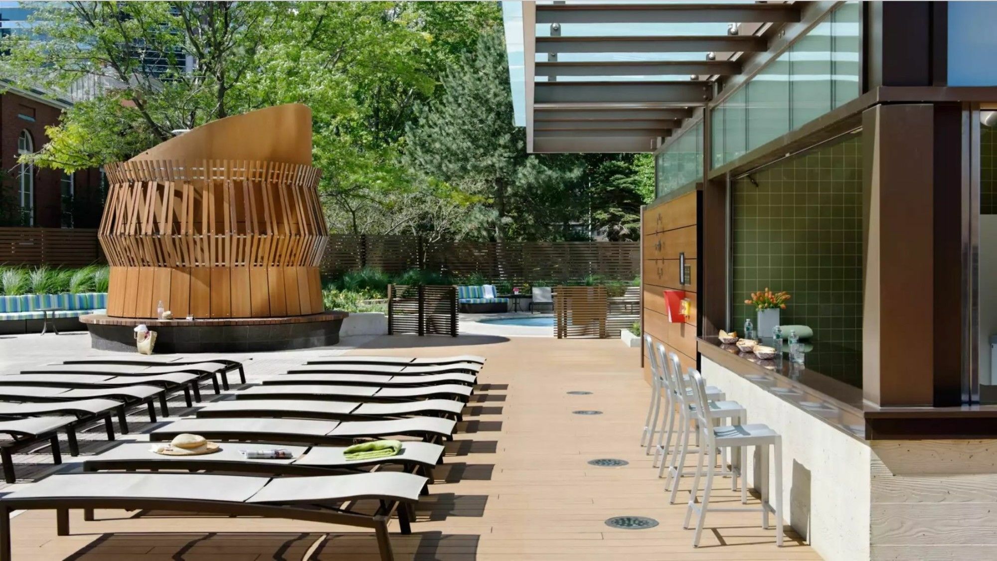 Global Luxury At The Commonwealth Apartment *