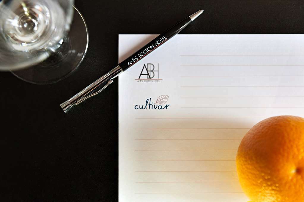 Ames Hotel, Curio Collection By Hilton 5*