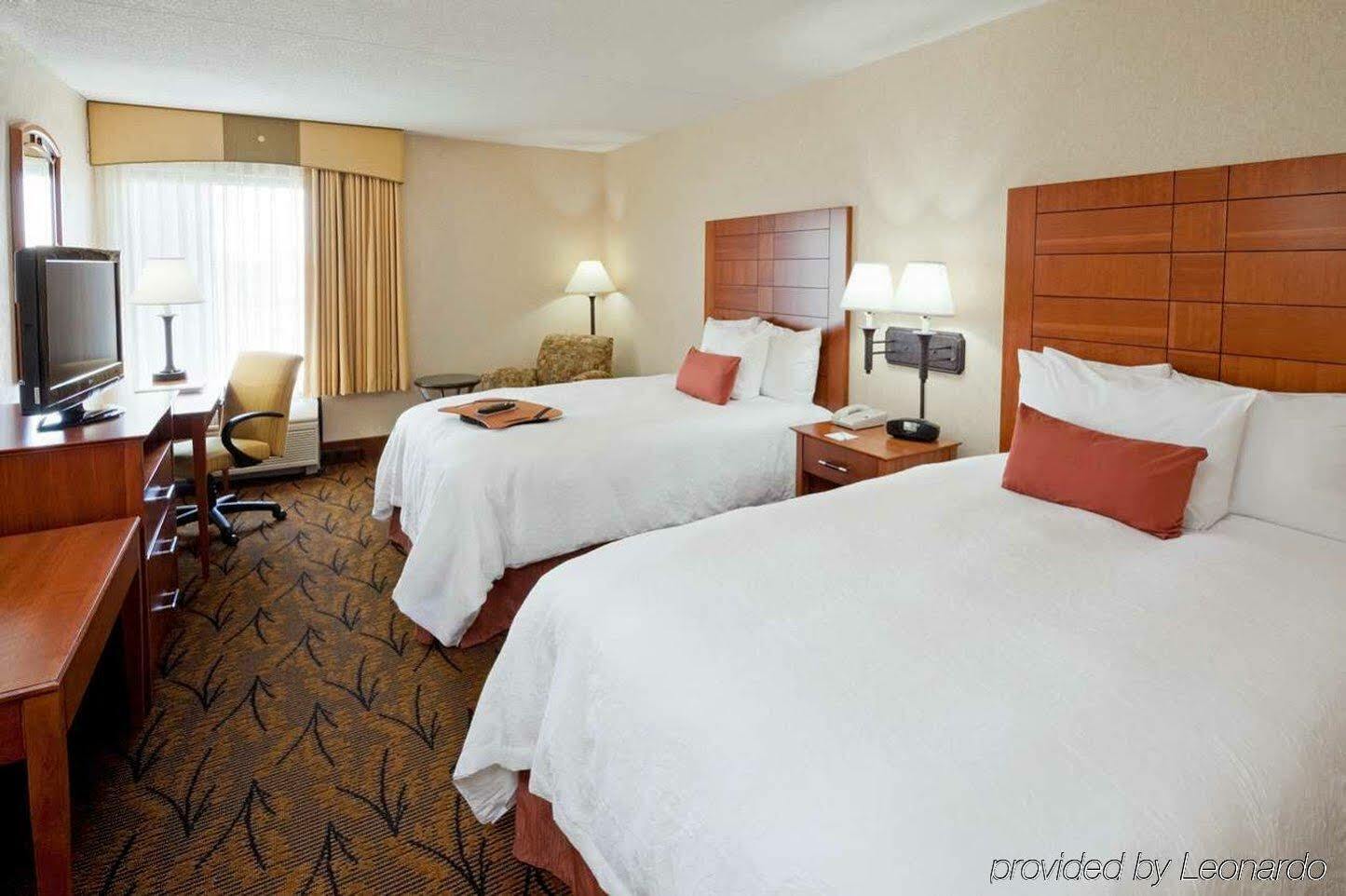 Hotel Hampton Boston Logan Airport 3*