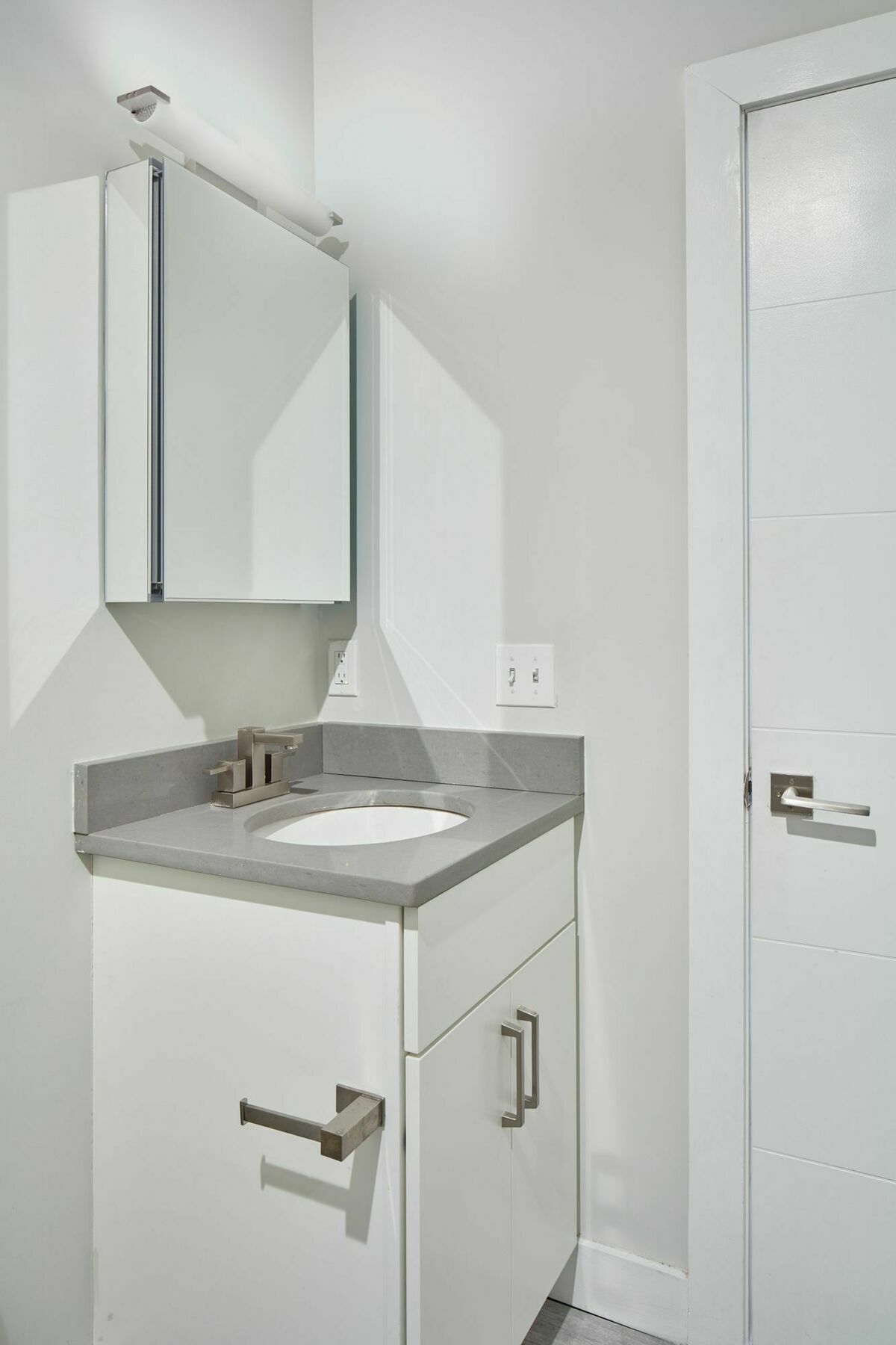 Airy In Downtown Crossing Apartment Boston