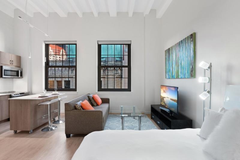 Global Luxury Downtown Hotel